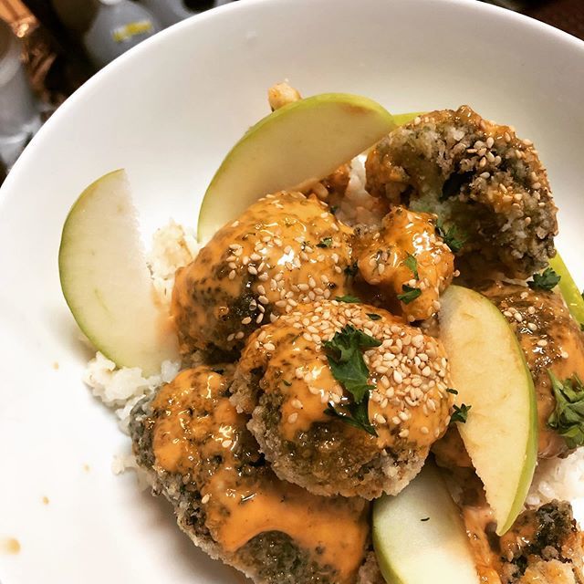 FireflyKeyWest's tweet photo. Did you know that we feature a different vegetarian special every night? Tonight we have the Boom Boom Broccoli made with fried broccoli tossed in a spicy Szechuan sauce, served with green apples over heirloom Carolina gold rice.
.
.
.
#keywest #florida … https://t.co/voCURMzYR0 https://t.co/seVmUPXhaz
