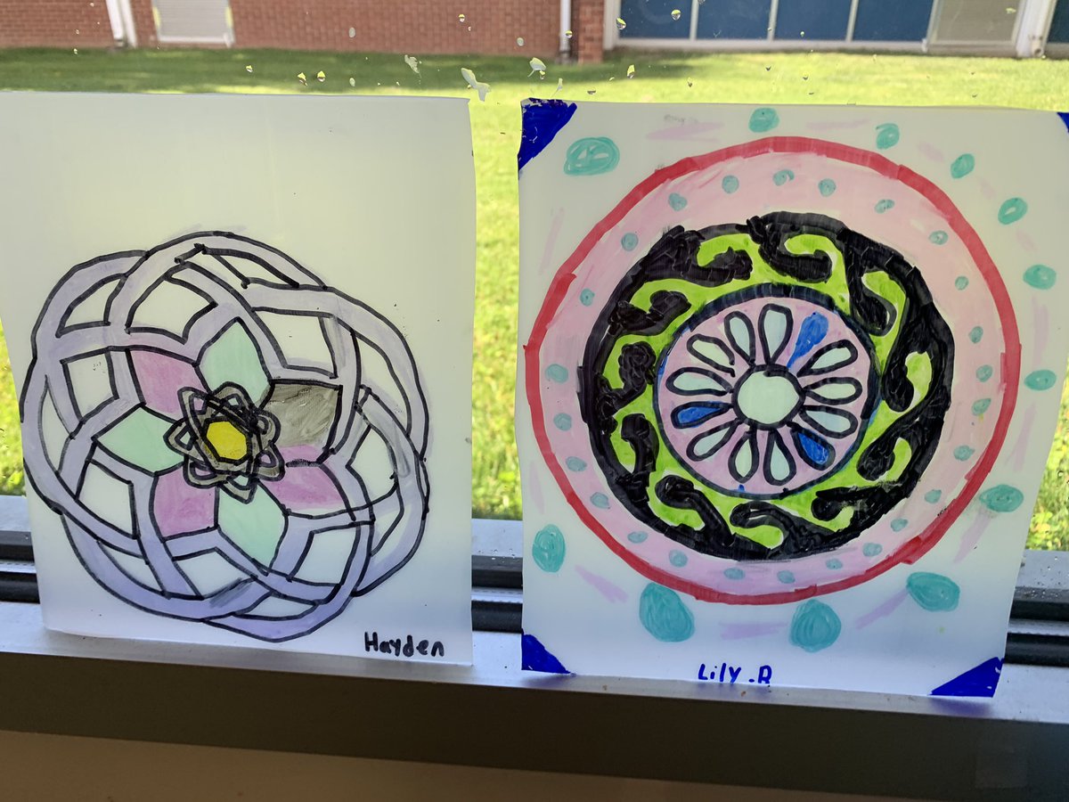 ArtBinghamElem1's tweet image. “Stained Glass” @ #glassinspiredsculptures #spsartworks @Mrs_JWagner @gakroenke