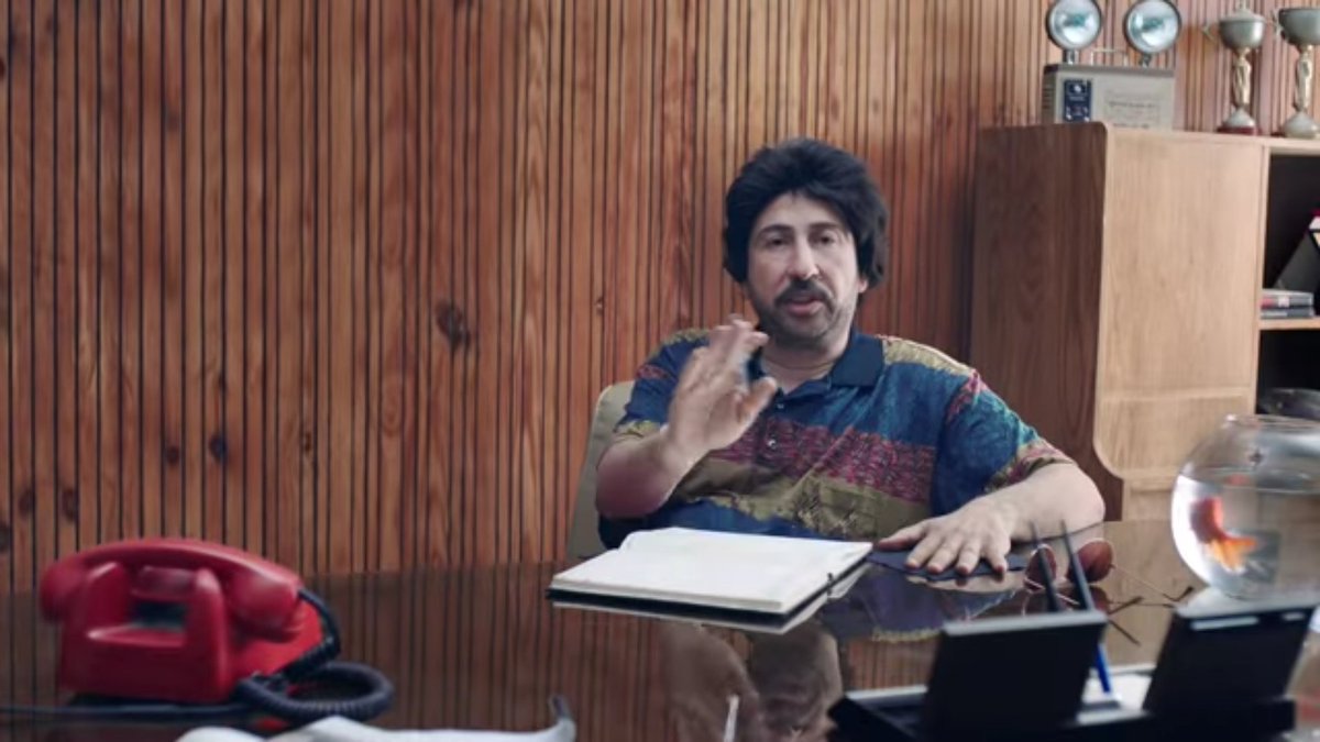 ممكن اعرف صحابي مطلعوش في الفيديو ليه ؟! 
صحاب حضرتك الكاميرا مش حاباهم