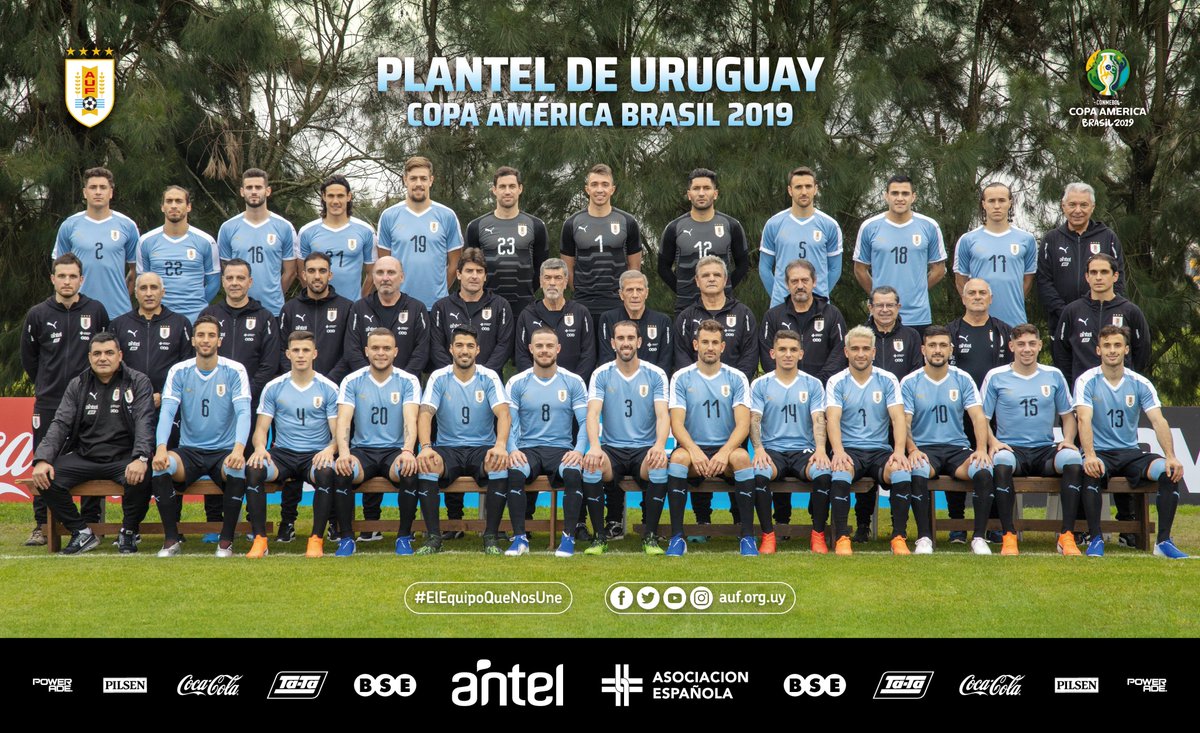 Uruguay's tweet photo. 📸🇺🇾 Foto oficial de la delegación de @Uruguay que disputará la @CopaAmerica #Brasil2019.
Estadísticas del plantel celeste en el nuevo sitio web de la AUF: https://t.co/kA9OvNXHM1 https://t.co/mHNTpNAZRP