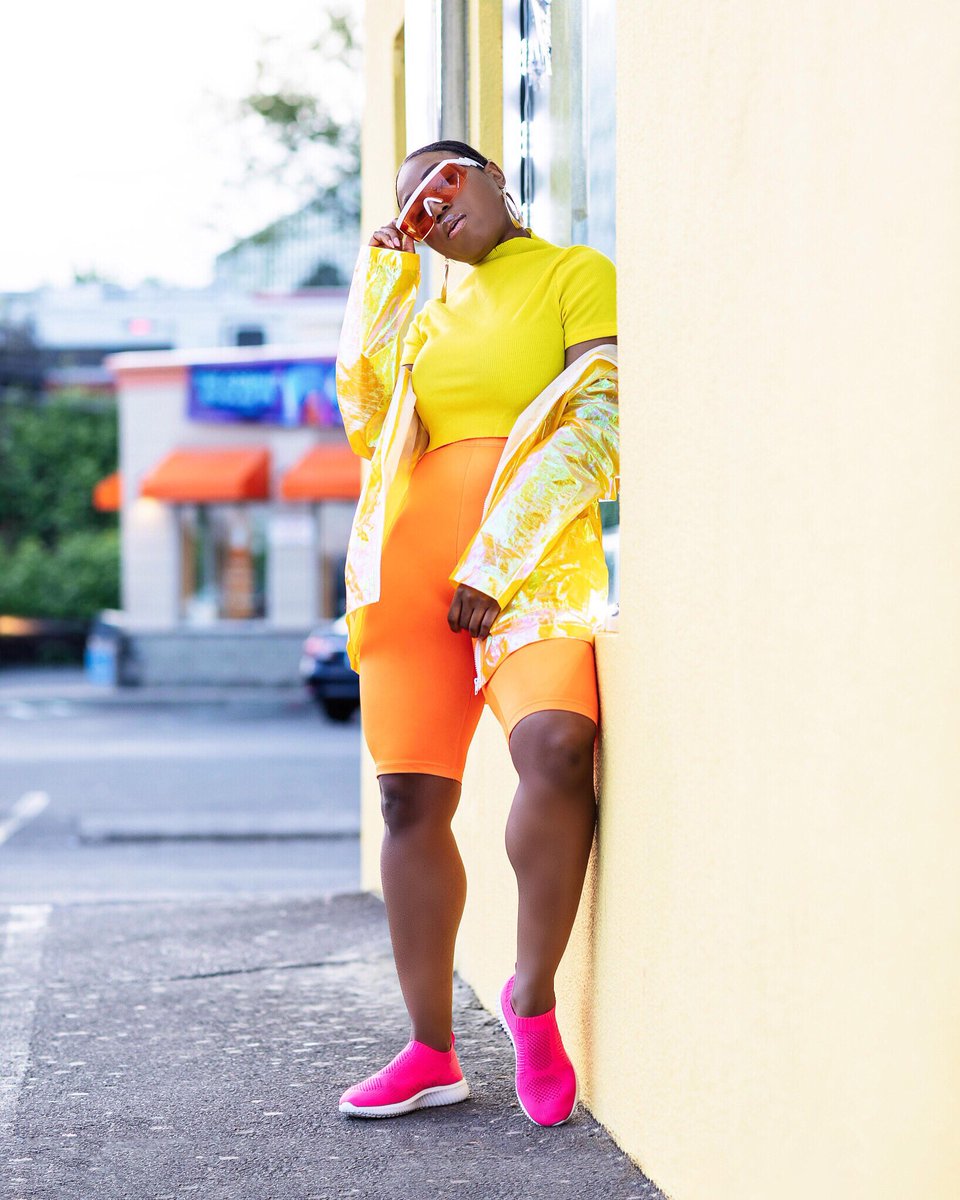 LarJphotography's tweet photo. I like proving people wrong,
Doing what they say I can’t ✨
#PhotographybyLarJ #LarJfashion #fashion #fashionmodel #fashionchic #Canon5dmarkiv #Stamfordphotographer #CTphotographer #CTCmodel #blackgirlmagic #blackgirlskillingit #neonlife https://t.co/bTO990FEqo