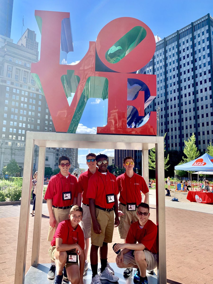 sjbchoir's tweet photo. Enjoying our afternoon in the #CityOfBrotherlyLove! #FunInPhilly #WeAreBrothers https://t.co/G0raFvLpw6
