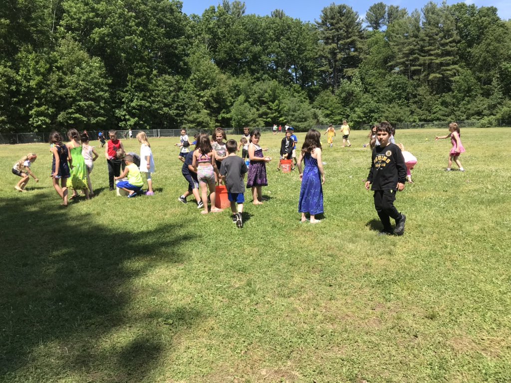 MrsMosgrober's tweet photo. Finally, we had some #funinthesun with water activities, bubbles, baseball, football, tag, and just hanging out! #northschool #nsgrade2 https://t.co/y4SMf5BrUY