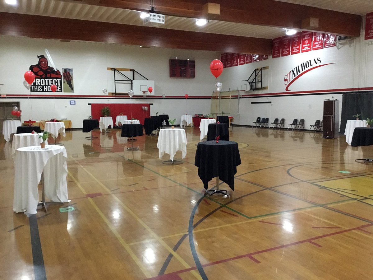 StNicholasECSD's tweet photo. Amazingly proud of our grade 8 students who have helped prepare, decorate,and organize most of the grade 9 Farewell. A chance to share their leadership skills for their grade 9 friends. #STNKNIGHTSRULE #ECSDfaithinspires https://t.co/0XX6HR3r6m