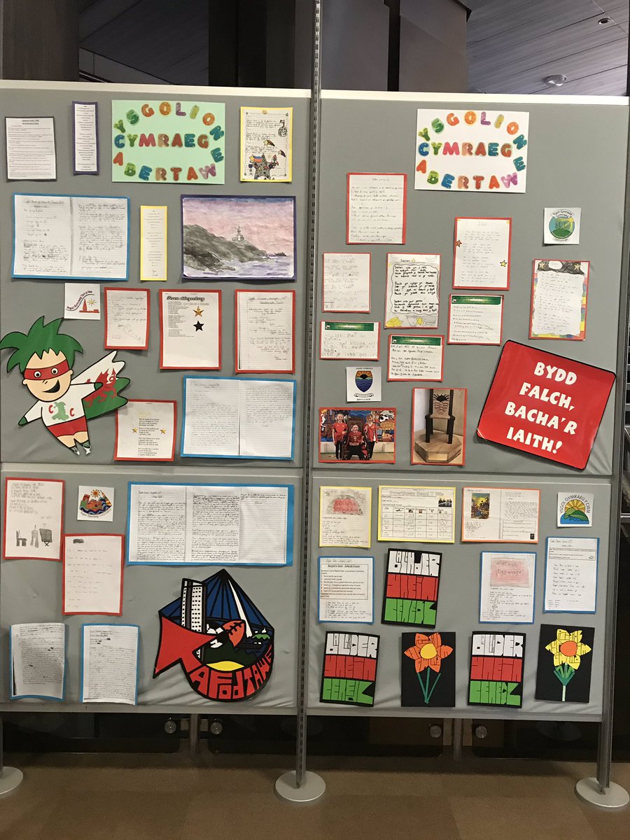 JaneAltham's tweet photo. Arddangosfa o waith llenyddol plant ysgolion cynradd ac uwchradd mamiaith Abertawe - gwaith Swogs Sgwennu, yr Urdd a Gwobr Goffa Dafydd Rowlands. #arbennig #arferdda @CymraegBrynTawe @CymreictodGwyr @AdranyGymraeg @ysgolycwm @YGGBrynymor1 @YGGLlwynderw @YGGGellionnen @tanylan123 https://t.co/U9xJk0qdlI