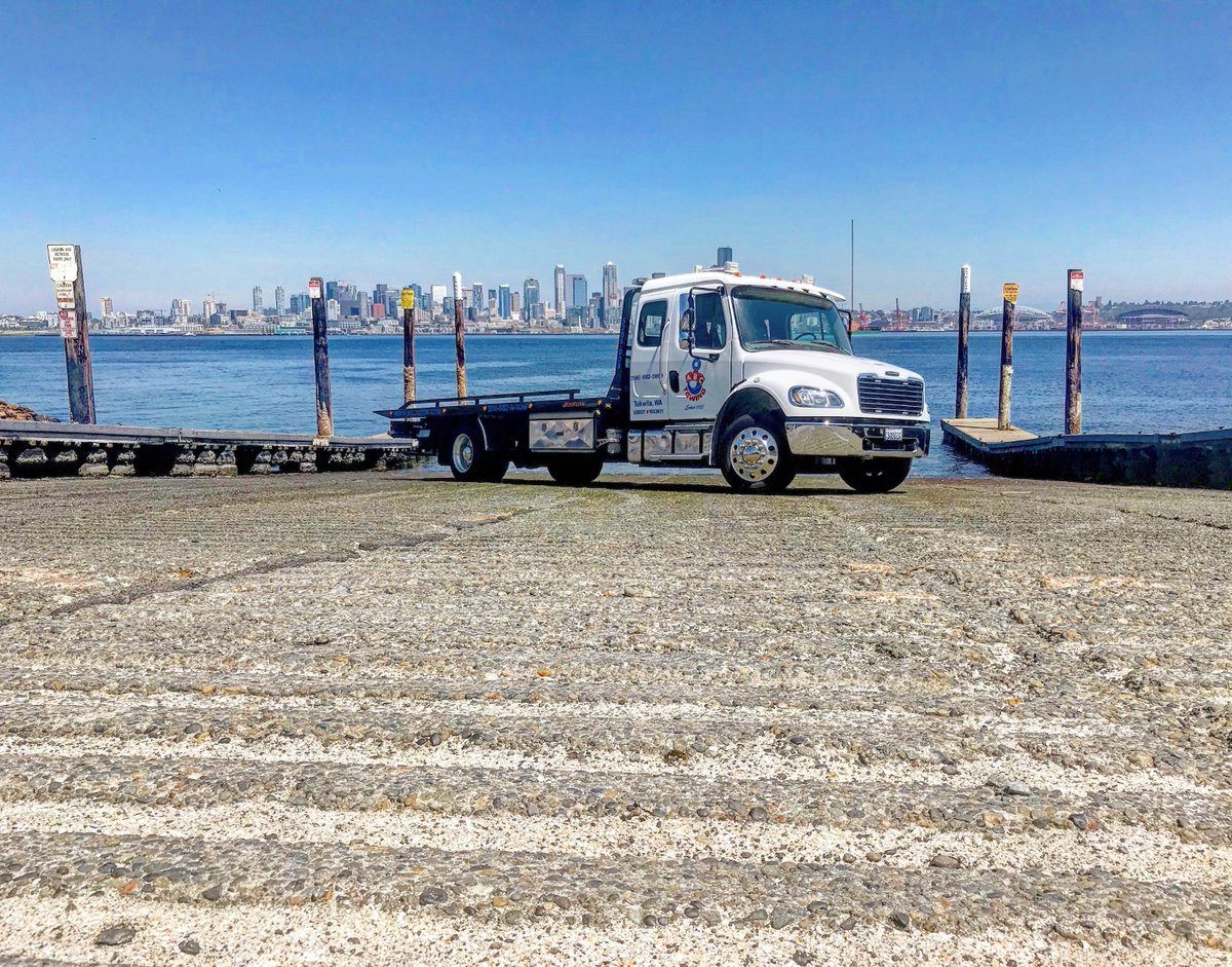 ABCTow_Seattle's tweet photo. On a Beautiful Seattle Day - don't delay - Call us for fast, friendly towing! https://t.co/i8sQk5Jm0g