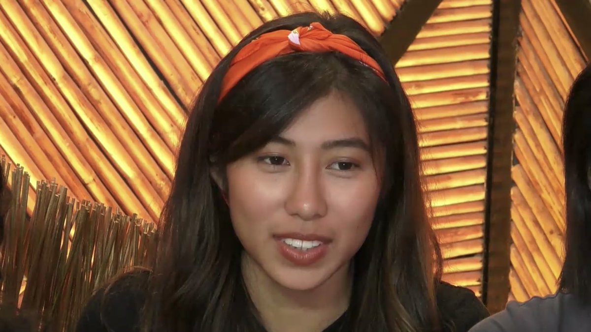 jaojaobaay's tweet photo. She's like any other little girl who dreamed to be a mermaid. (see those genuine happiness) SAVE THIS MERMAID THIS SATURDAY!  #PBB8PlantsVsMermaids #IndepedenceSaveKiara https://t.co/04mUoOTqag