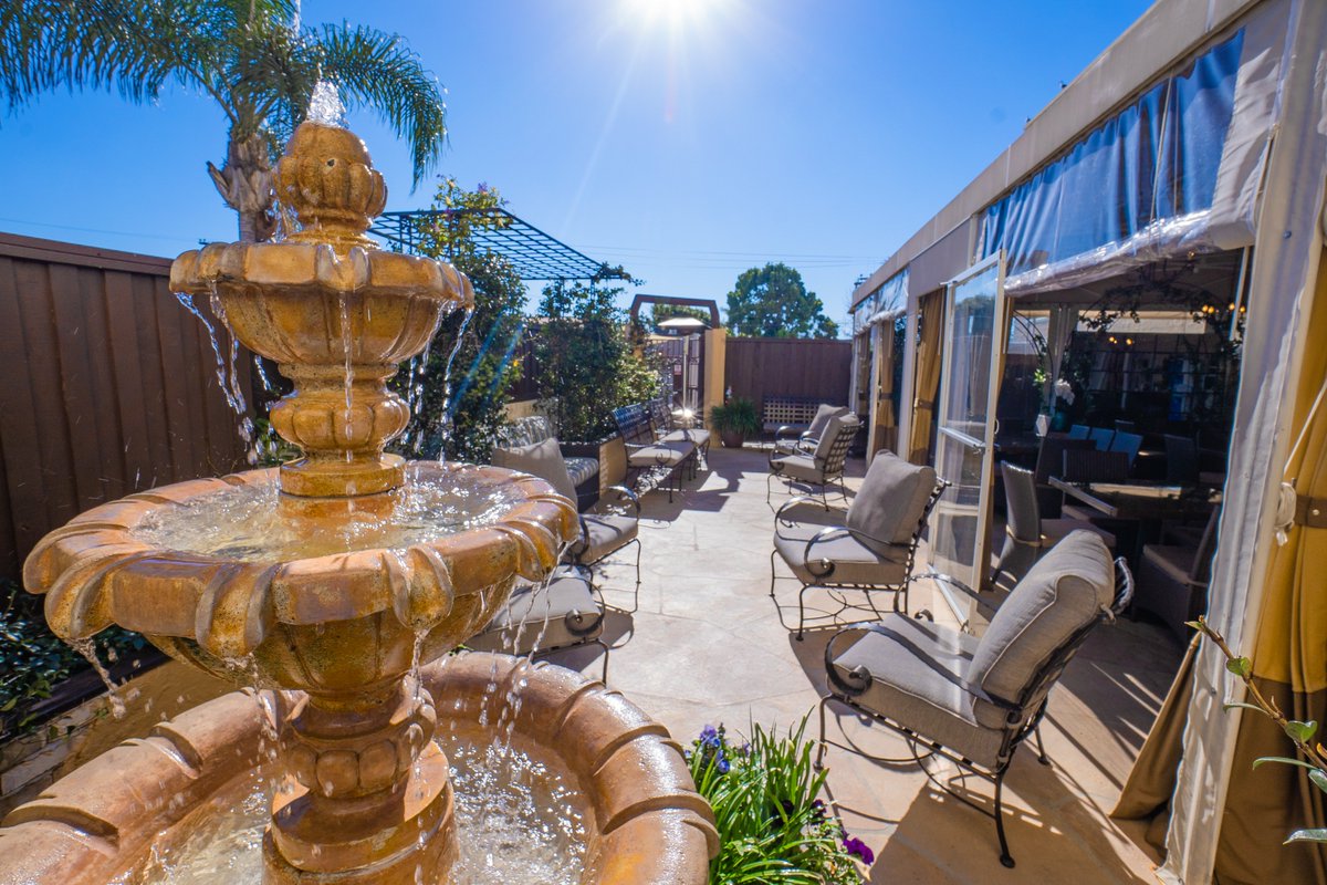 GreystoneHotels's tweet photo. "20 Best Honeymoon Packages For An Insanely Romantic Vacation" calls out only TWO #CaliforniaHotels - @EmpressLaJolla and @hotellosgatos4u Both #GreystoneHotels #boutiqueluxury #LaJolla #LosGatos #ExperienceExceptionalService https://t.co/i3IpnF6geq @CinchPR @skift via @yourtango https://t.co/5gtZYEd2Rq