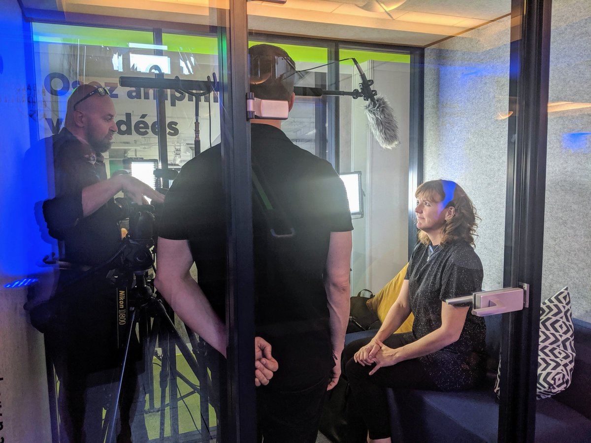sanoux's tweet photo. Félicitations à Annie Nepveu de @OrgDIS_MOI finaliste nationale au défi au #galaDefiOSEntreprendre 💚 @cooperathon @hackinghealth @DesjardinsLab @DesjardinsCoop https://t.co/eggqj9UtX6