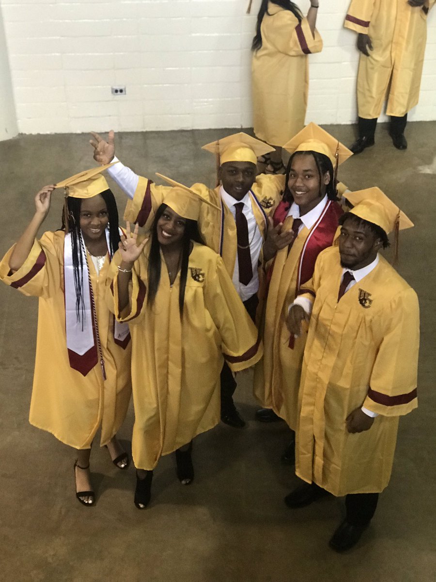 DubCLions's tweet photo. It’s about to go down 🎓 @dubcclassof2019 #DubCDestinationGraduation! Check out #FromScholartoAlum posts on @DubCLions IG. #DubCLevelUp #neveradullmomentatthedub #oohtobeaLION https://t.co/UjYAF1B9kA