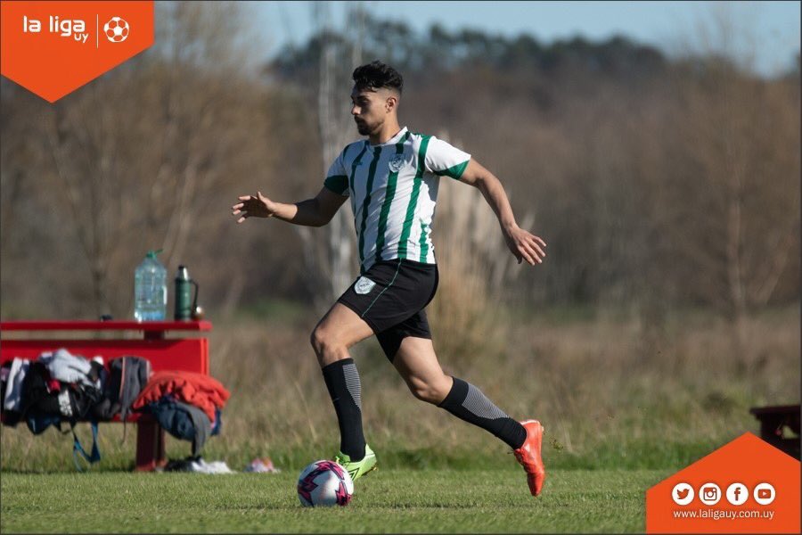 PBCMoficial's tweet photo. #PostalesDelPartido que fue derrota 1-2 frente a Paso Carrasco. 

⚽️ Eduardo Salina (p)
📉 Después de un arranque sólido, el equipo está octavo con 7 puntos.
🔜 El próximo rival será Abdon Porte, que también tiene 7 puntos.

📸 @LaLigaUy 

#ElEquipoDelBarrio https://t.co/oveJ0E2PjR