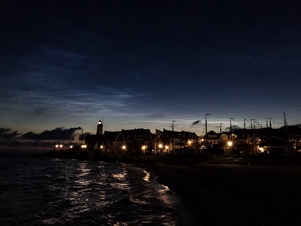 Ook op #urk waren de #lichtendenachtwolken goed te zien. Morgen meer foto’s. #gen8  #nlc #NoctilucentClouds <a href="/FlevolandWeer/">Flevoland Weer</a> <a href="/helgavanleur/">Helga van Leur ☀</a> <a href="/weermanrobert/">➡️ Robert de Vries</a> <a href="/Weerplaza/">Weerplaza.nl</a> <a href="/weeronline/">Weeronline</a> <a href="/iedeklaas/">Iede Klaas Koffeman</a>