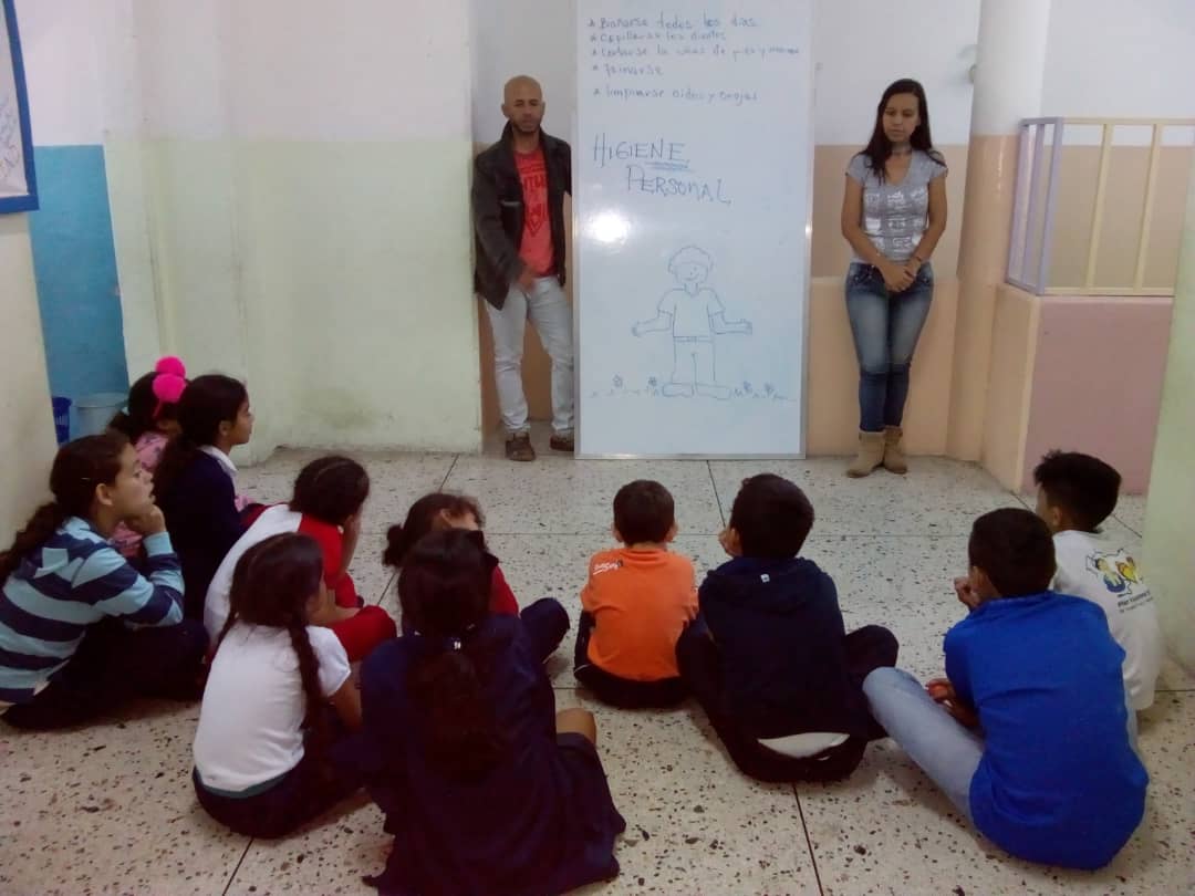 cnbicentenario's tweet photo. se realizo un conversatorio sobre la Higiene Personal como derecho de los niños y niñas con el propósito de fortalecer hábitos de higiene y así evitar el deterioro de la salud https://t.co/SO4Jg0A7mm