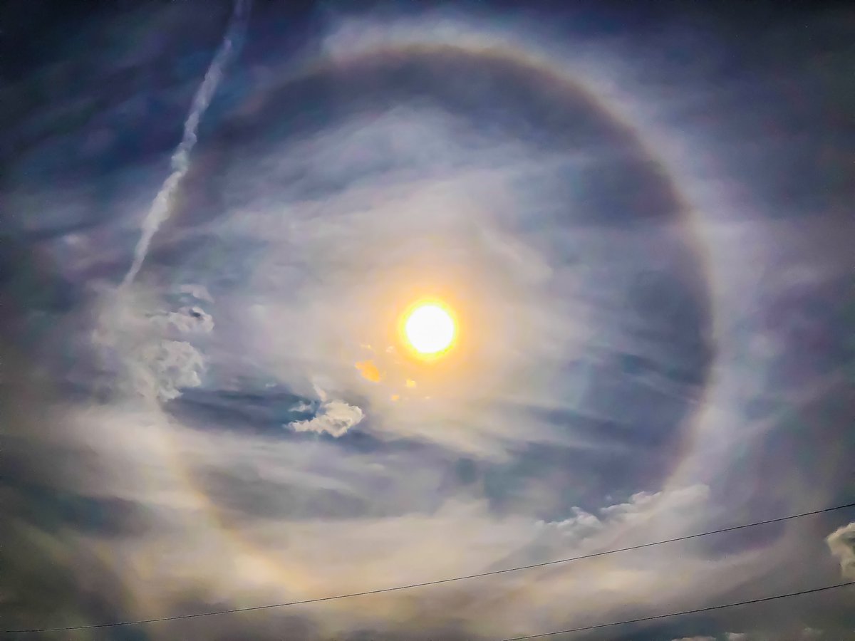 GBakner's tweet photo. @WeLoveWeather Afternoon phenomenon... Halo in the skies of Pennsylvania this afternoon https://t.co/xUvTldYFOJ