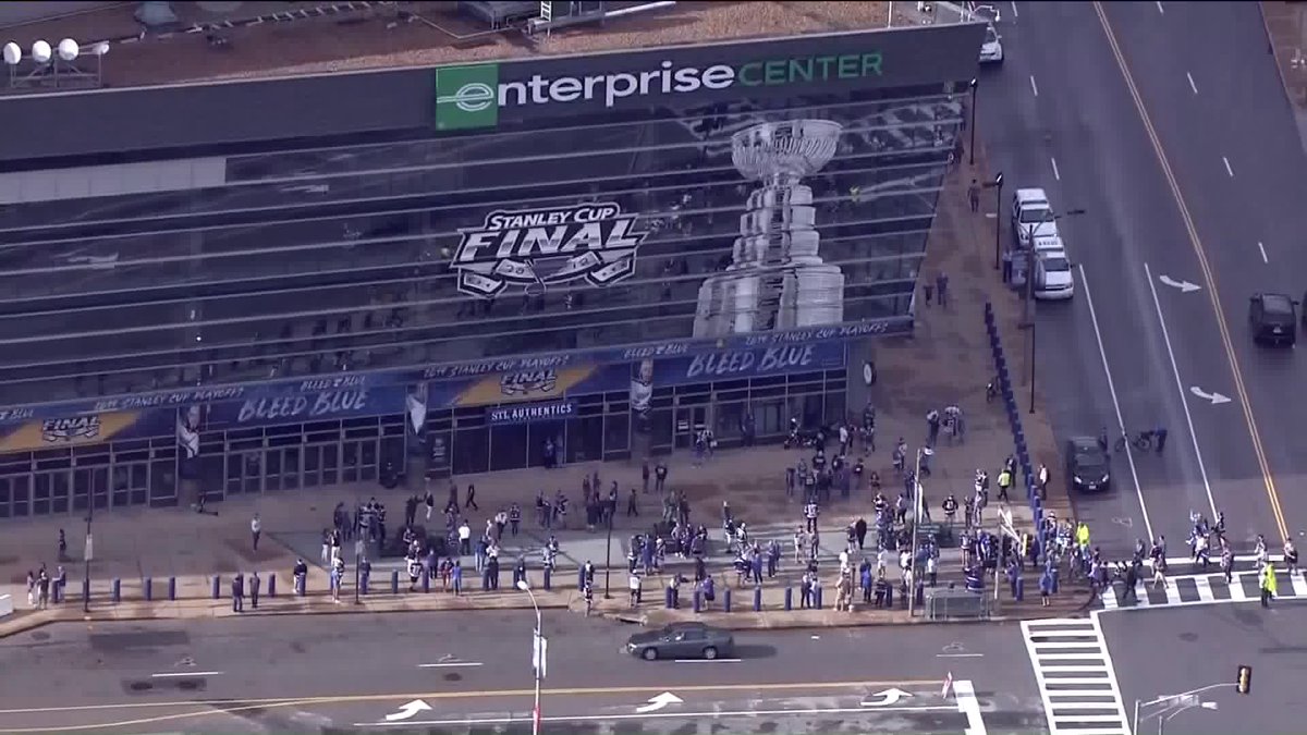 stevejkfor's tweet photo. Watching satellite feeds of the @ksdk aerials over downtown #STL of the  #buschstadium and  #enterprisecenter @StLouisBlues #stanleycup watch parties. #letsgoblues #lgb #weallbleedblue #stlnative https://t.co/lQ8qKh3QZS