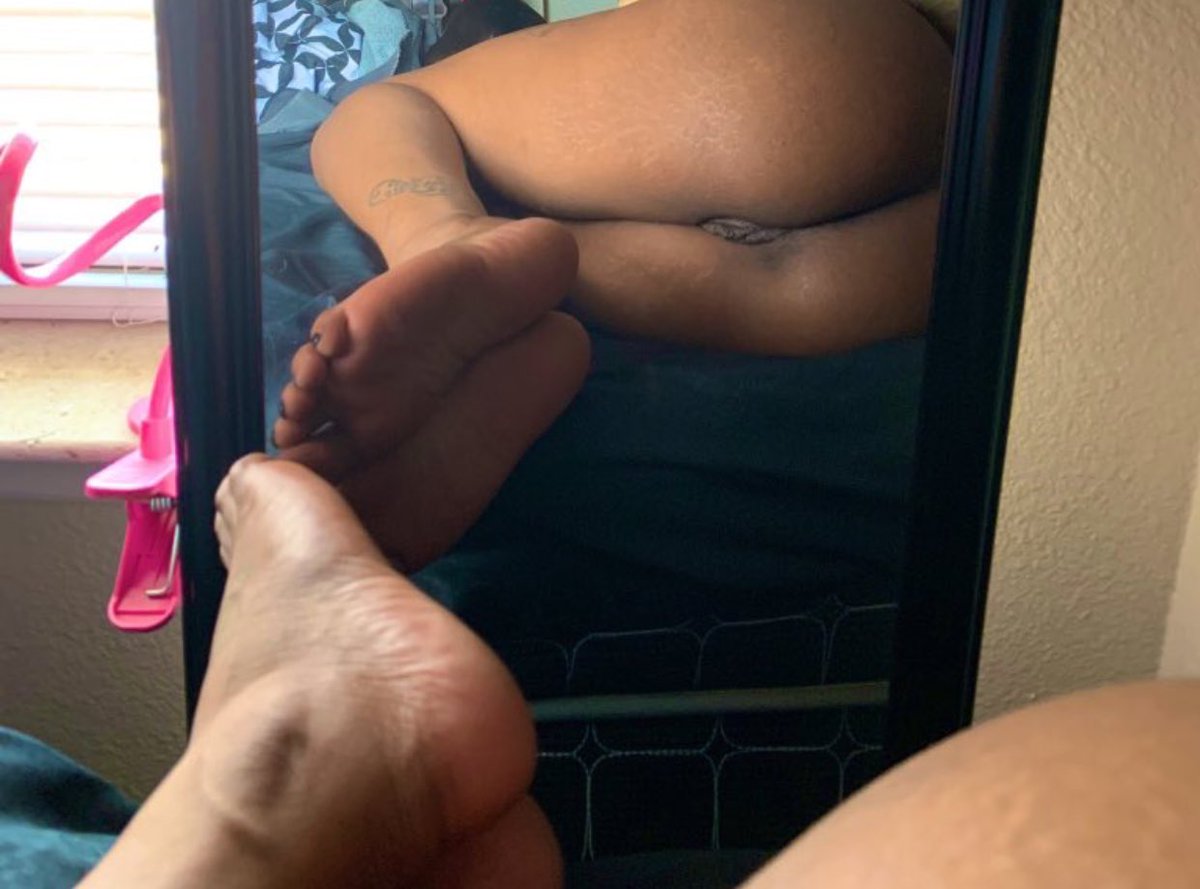 luvechass's tweet photo. who wants my early morning play video??💦 also available for sexting and facetime! ask for my premium snap! 😘💦😉#horny #dmme #hornyslut #hornybitch #findom #ebony #sexting #wetpussy #squirter #premiumsnapchat #buynudes #nudesforsale #sexting #pussy #sellingnudes #buyingnudes https://t.co/friqUuGW73