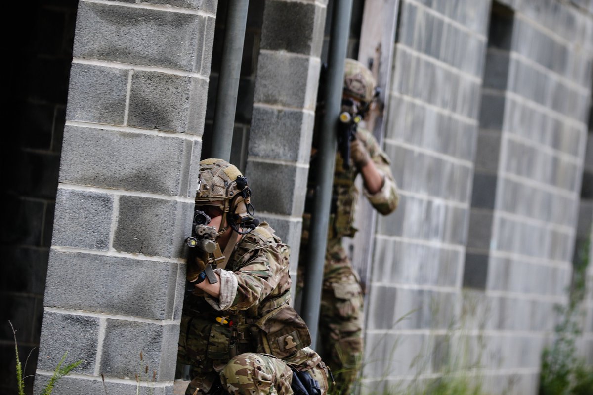 USASOCNews's tweet photo. The 75th Ranger Regiment and 160th Special Operations Aviation Regiment, @usasoac, work in sync to accomplish specialized #SOF missions whenever, wherever. Here is a look at the #ARSOF Soldiers in action during #CAPEX2019. #RLTW #NSDQ https://t.co/1NDi0nL6nr