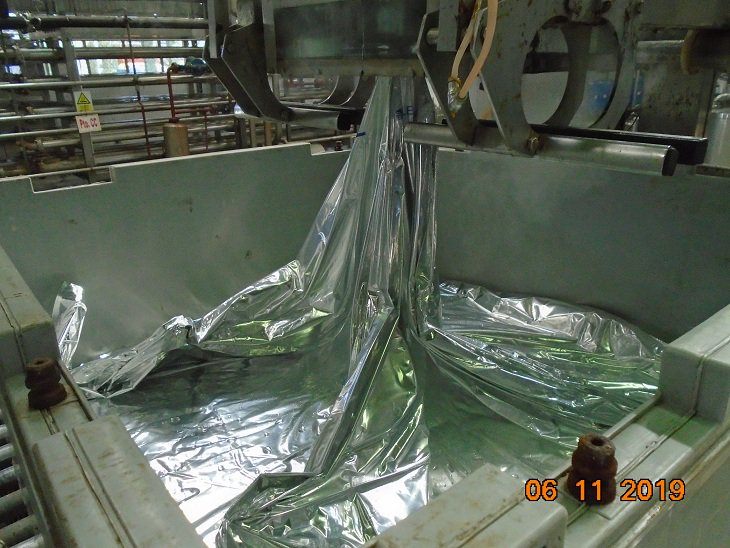 Danyeris1's tweet photo. Variante de bolsa aséptica de una tonelada de capacidad para el envasado de pulpa en la industria de conservas, esto ahorraría refrigeración y bidones metálicos. #@minalcuba#SomosContinuidad#SomosCuba https://t.co/wYqhffSkRi