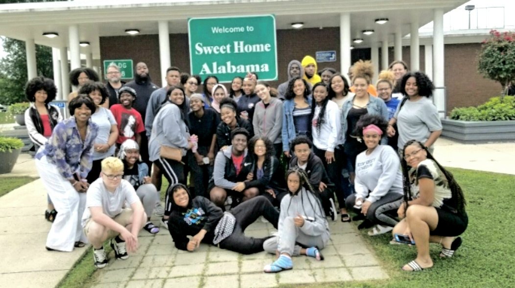 jdm1906's tweet photo. @jcpsky #BSUs from Central, Brown, & Manual trek through Alabama and take in history. @JCPS_COS @WhoDat40047 #civicminded #marchon #unlearn @JCPSDEP1 @kids_inspire @JCPSRenee @HannahDrake628 @SadiqaReynolds #selma #EdmundPettusBridge https://t.co/9Bx3g8IO3N