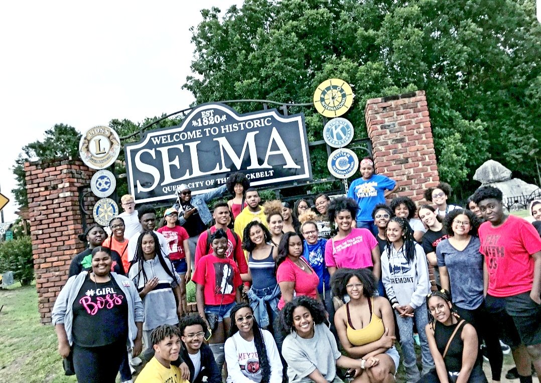 jdm1906's tweet photo. @jcpsky #BSUs from Central, Brown, & Manual trek through Alabama and take in history. @JCPS_COS @WhoDat40047 #civicminded #marchon #unlearn @JCPSDEP1 @kids_inspire @JCPSRenee @HannahDrake628 @SadiqaReynolds #selma #EdmundPettusBridge https://t.co/9Bx3g8IO3N