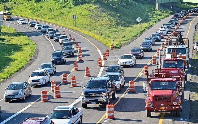 OrderOnTheWay's tweet image. Avoid this frustration, let us do the waiting in traffic for you. Get it DELIVERED! Go to orderontheway.com or call 4198432889
#traffic #orangecones