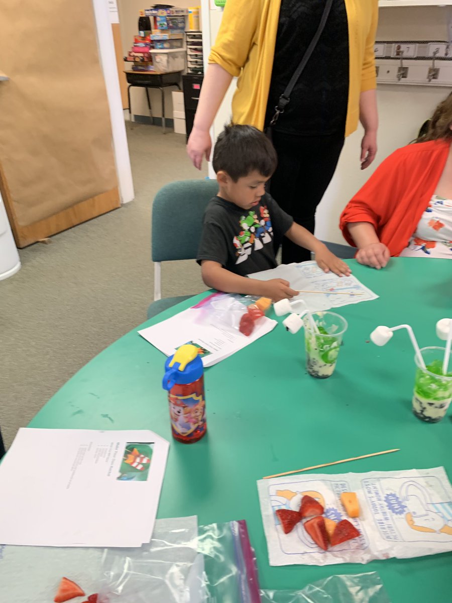 Jdesersa's tweet photo. Making treats with the Theodore Elementary Students.
#UTTCTED https://t.co/n7v3iy1PD8