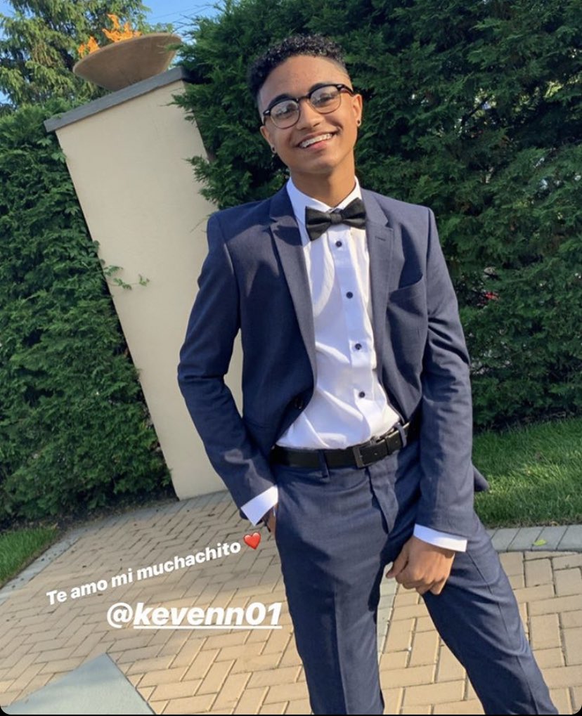laura23rd1's tweet photo. Okayy! i got a new wallpaper 🥺🤤😍 @KevenN01 https://t.co/C5CM3xFBbS