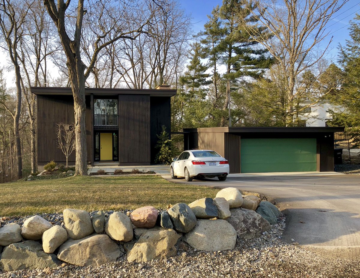 Robert Metcalf, Gilbert House (1967)