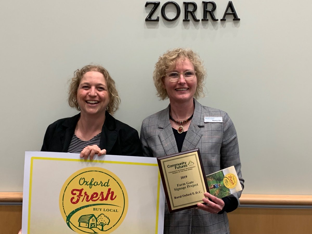 RuralOxfordEDC's tweet photo. Thanks CFOxford for the Community Economic Development award with partners Tourism Oxford &amp; Oxford Federation of Agriculture - highlighting the strength and depth of our Farm Gate businesses and local producers with the Oxford Fresh farmgate signage project. https://t.co/eo3dLnyMiy