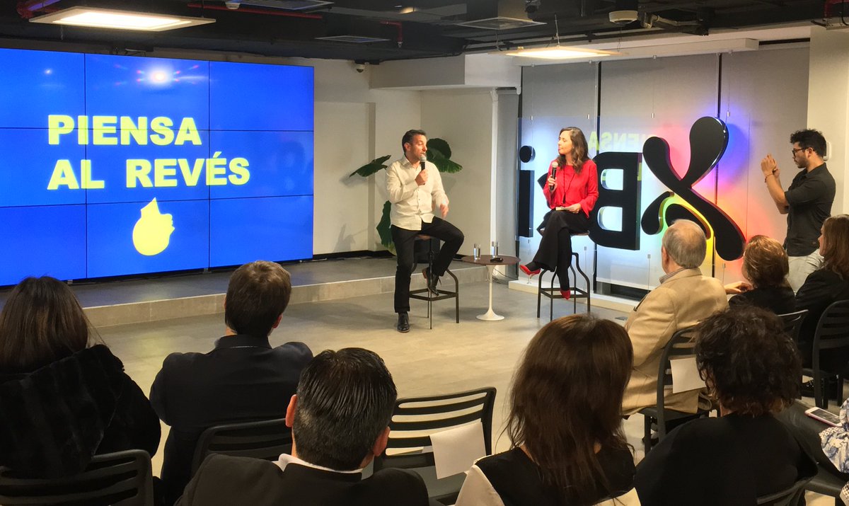 BancoBci's tweet photo. En #CentroNaceBci @rcamhi, el fundador de #Mapcity nos cuenta de su trayectoria como emprendedor, su trayectoria de negocios a través de su experiencia e investigación. #PiensaAlReves https://t.co/yg9qyKl3UP