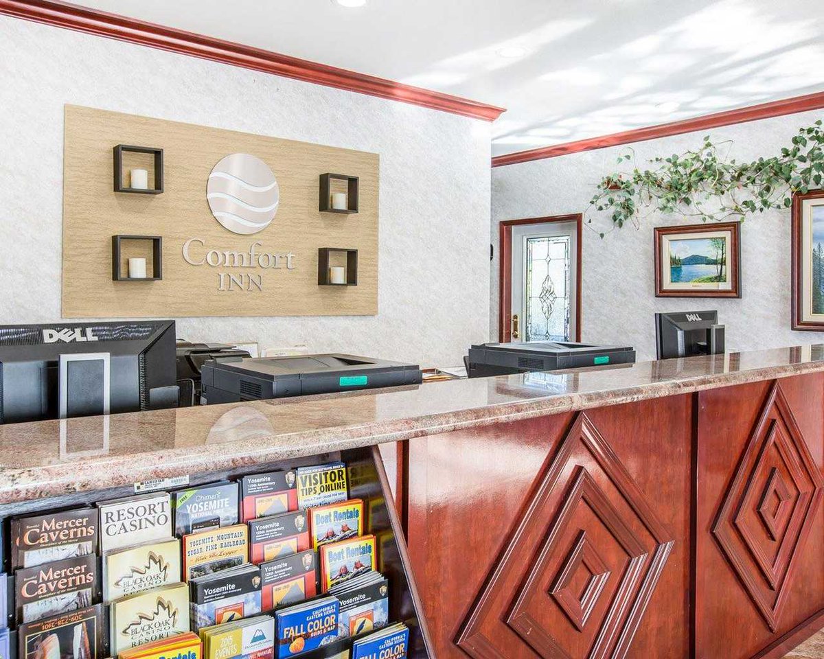 YosemiteComfort's tweet photo. If you're new to the area, be sure to visit our front desk where our on-site resources and friendly staff can help guide you in the direction you want to go! Visit us soon.  https://t.co/EiFmAF07RJ https://t.co/IpwUXNKE0f