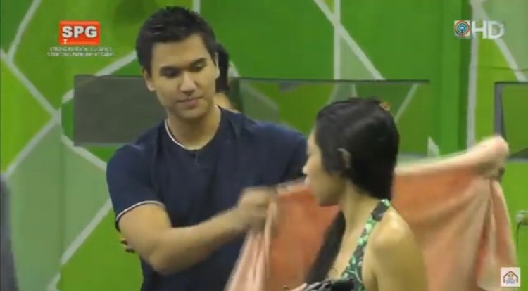 Mangboks05's tweet photo. Ano bang meron? 😍🤔

#PBB8PlantsVsMermaids https://t.co/3uimc45gL5