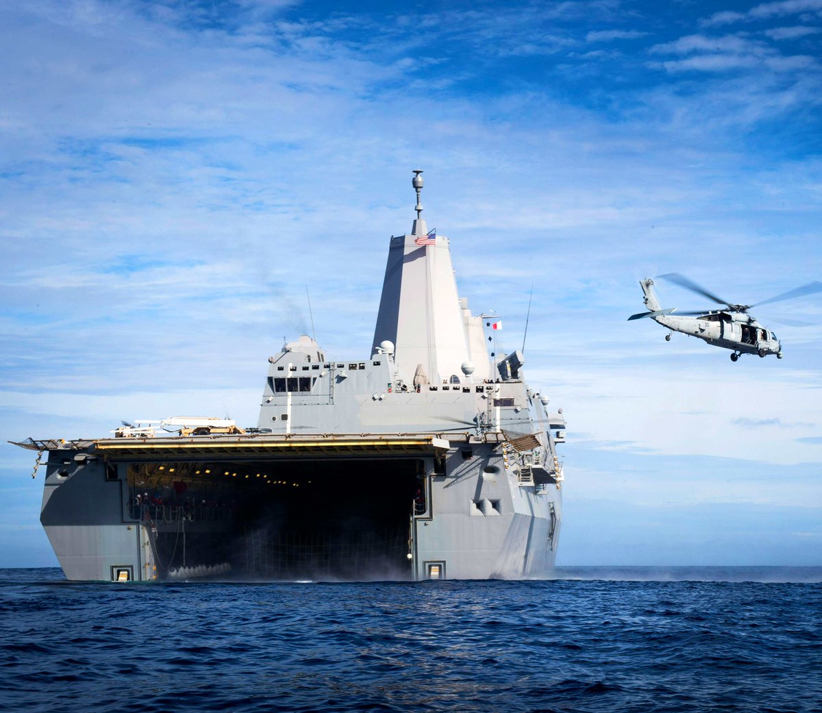 Check out this MH60-S Sea Hawk helicopter takes off from the amphibious transport dock ship USS Anchorage as part of at-sea training!

#MH60 #USSAnchorage #Helicopter #Ship #Boat #Navy #USNavy #Naval #Maritime #SeaHawk #Military #MilitaryMachine