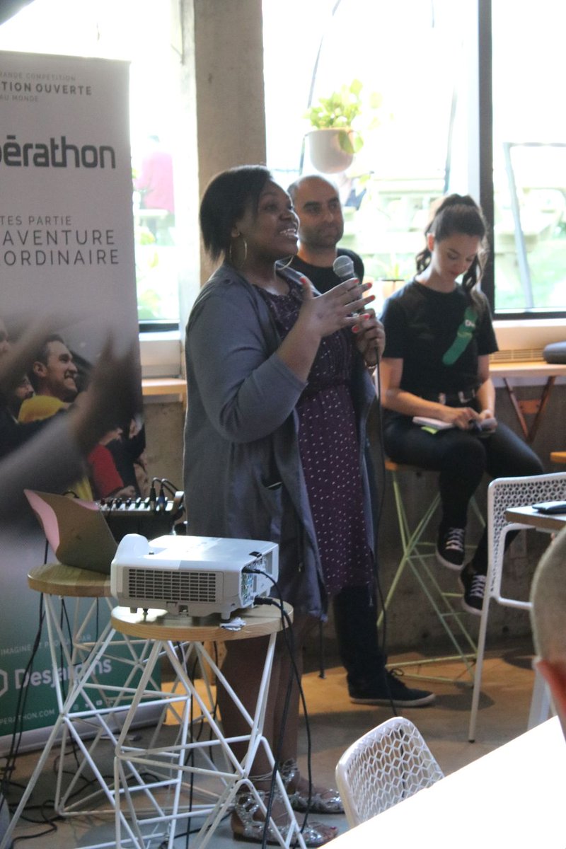cooperathon's tweet photo. Isabelle de @Watergeeks_io en plein témoignage de son expérience au Coopérathon 2018 lors de la séance d'info #1 !
#Cooperathon19 #Watergeeks https://t.co/VcSC1TARCo