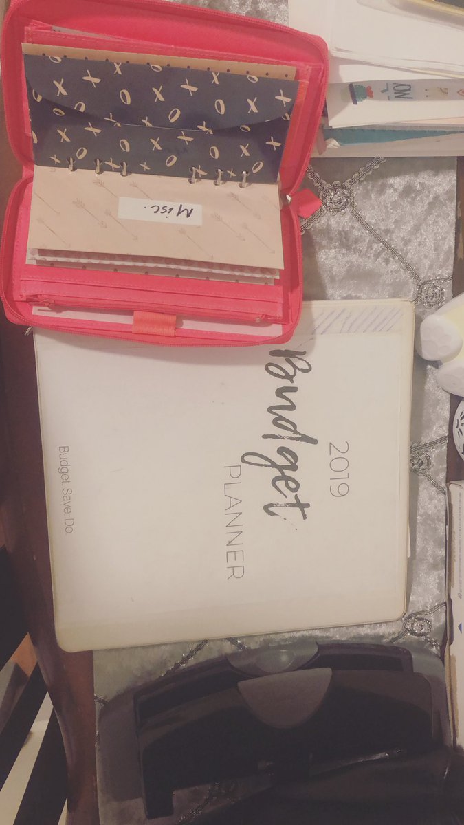 Jovasquez111's tweet photo. #FinancialHealth #FinancialGoals #FilofaxOrganizer #EnvelopeMethod inspired by @thebudgetmom and @DaveRamsey https://t.co/xwWnqNiPgg