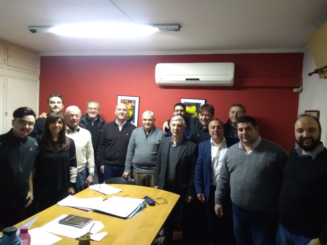 PJ_Mza's tweet photo. Los partidos que integran el frente TODOS en #Mendoza son el Partido Justicialista; Kolina; Partido Comunista; Partido Solidario; Unidad Popular Mendoza; Movimiento Político Social y Cultural Proyecto Sur; Partido Verde ... https://t.co/9S9znM3slO