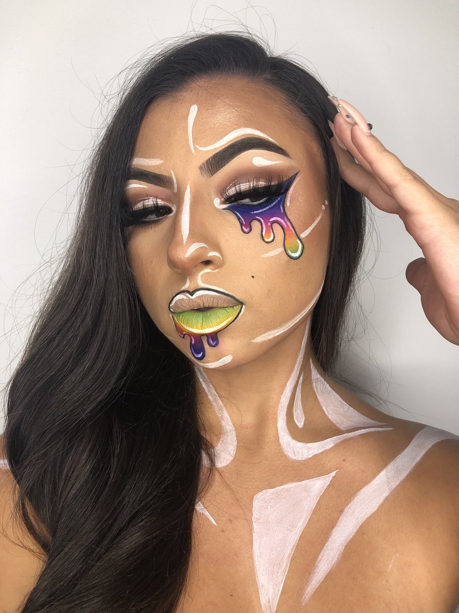 heysofimakeup's tweet photo. RT if you would like @jamescharles to recreate this look!!! Let’s make himm see this https://t.co/RdIknevVjH
