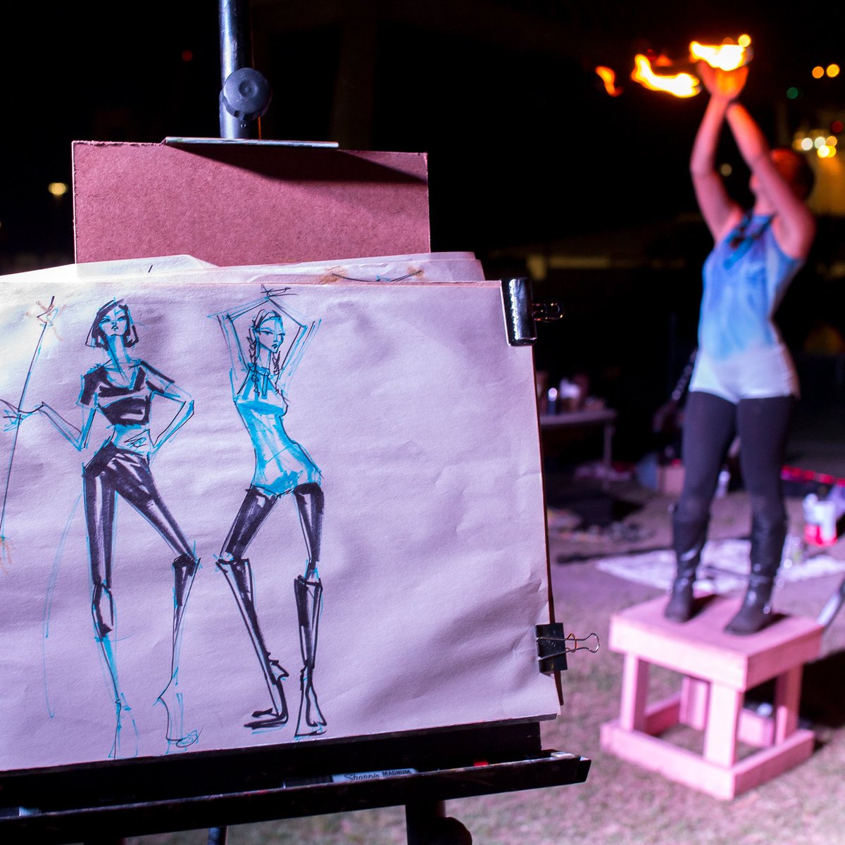 atownfest's tweet photo. Two LIVE art favorites are returning this year! The ArtPort Shuffle features local, Savannah artists with all artworks available for auction. And Gesture Jam artists will capture the evening live! | Photography by @JohnsPhotoLife https://t.co/smeIoz2hCI