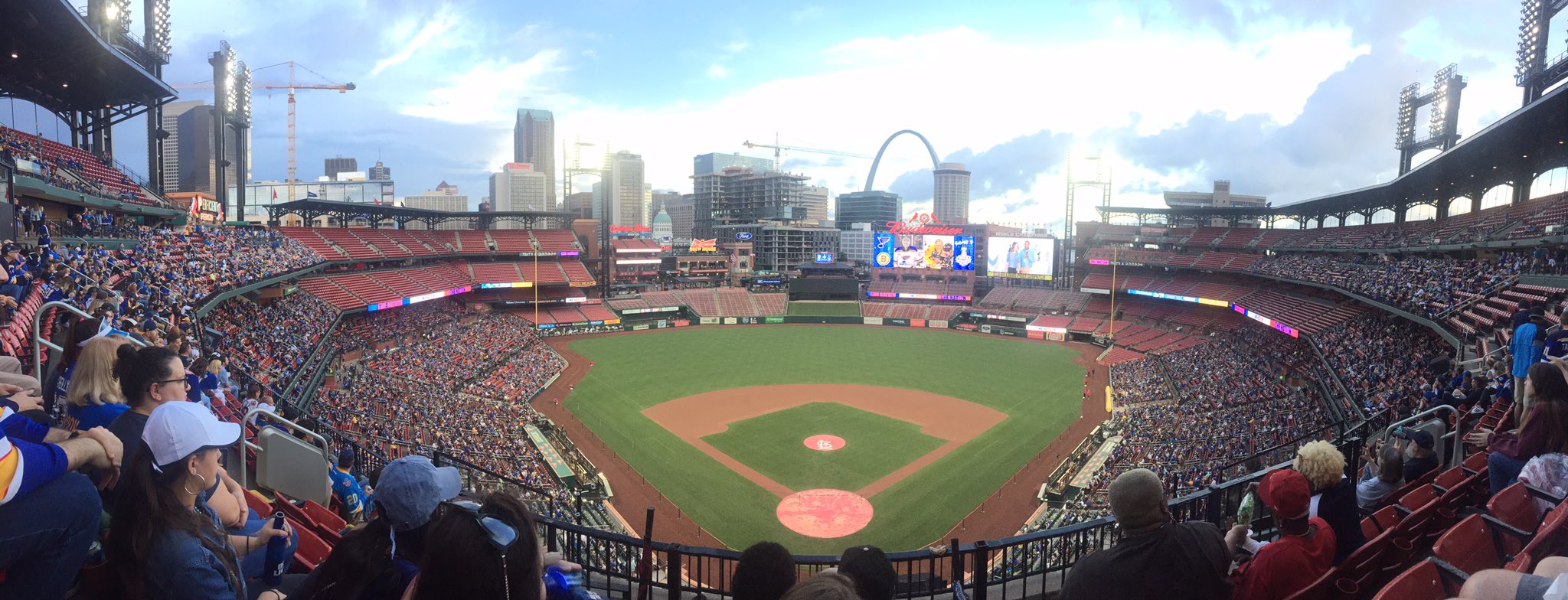 D85tbUGWwAA0UKd.jpg:large