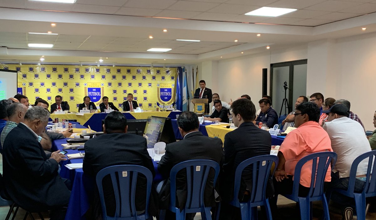 #AsambleaLigaNacional Reflexión 1. Eliminar por unanimidad las pruebas de dopaje en la Liga Nacional me parece un exabrupto terrible. Sospechoso. Sacar ventaja a como sea. La iniciativa nació de la argumentación de Municipal y secundó Comunicaciones. Foto: <a href="/RudyEstuardo/">Rudy Martínez</a>