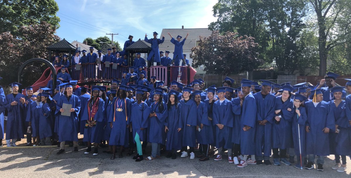 StringfellowSam's tweet photo. The #StringfellowSquad had so much fun cheering on the Shea graduates! We talked about how some of them went to Baldwin too and how if you work hard and try your best you will succeed! I π this tradition @SheaHigh @Baldwin_School https://t.co/B6ddNAGSqK
