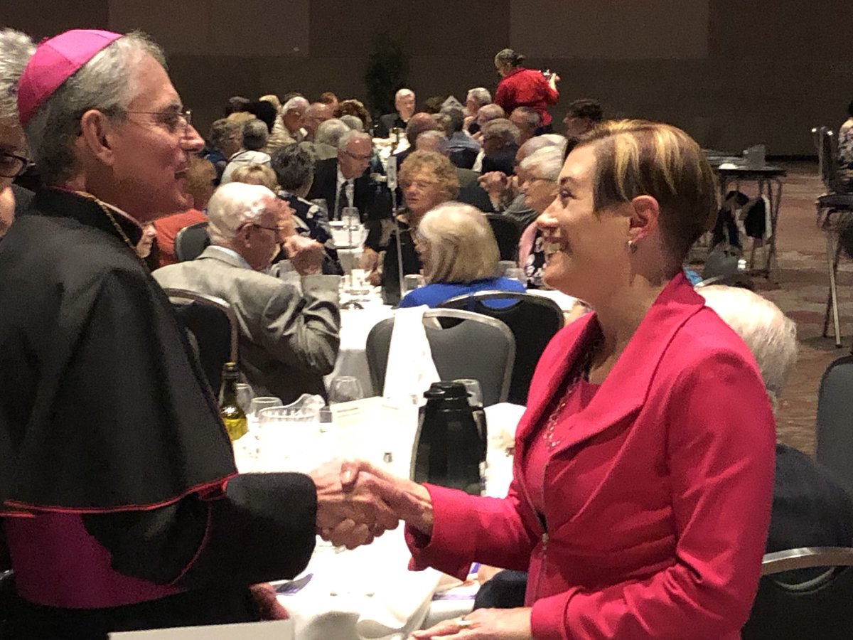 JanaKGordon's tweet photo. Enjoying the Annual Bishop’s Dinner with the London Diocese. Had the opportunity to visit with Bishop Fabbro! https://t.co/WY8IX07ZTw