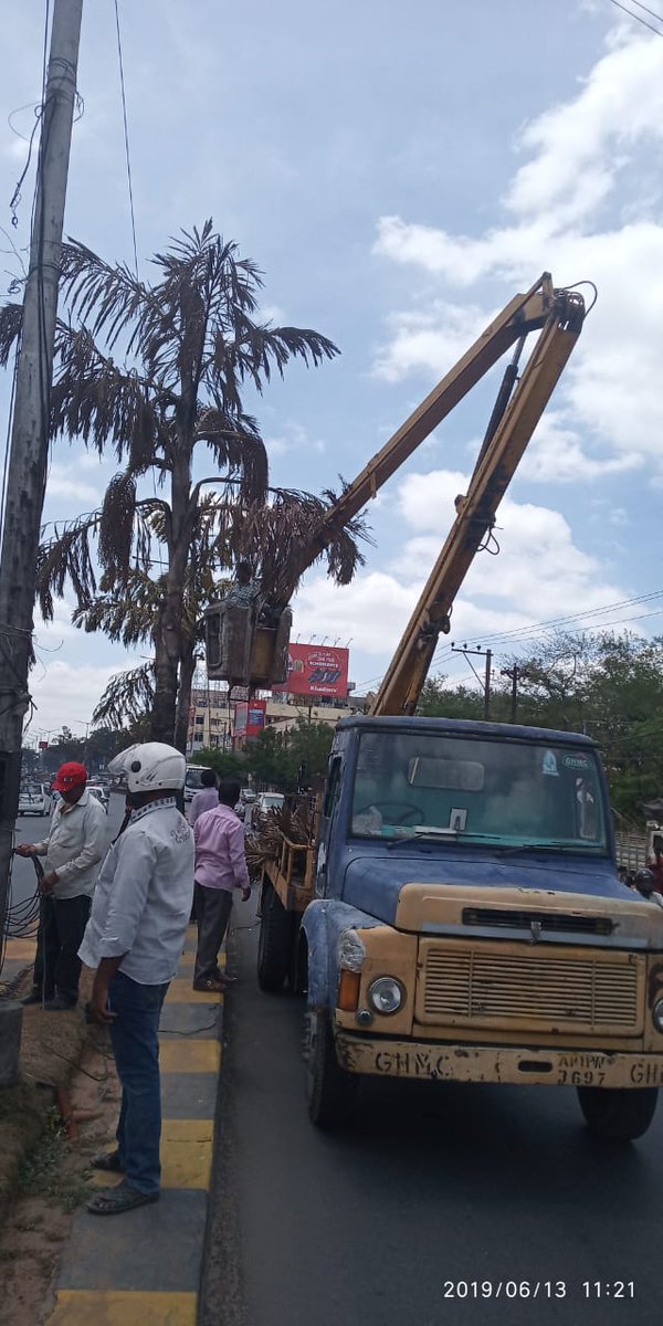 SE Electrical, GHMC (@seelectricghmc) on Twitter photo Street light maintenace work going on from #Nanalnagar to #Tolichowkiflyover central median.
<a href="/arvindkumar_ias/">Arvind Kumar</a>
<a href="/CommissionrGHMC/">Commissioner GHMC</a>
<a href="/GHMCOnline/">GHMC</a> Street light maintenace work going on from #Nanalnagar to #Tolichowkiflyover central median.
<a href="/arvindkumar_ias/">Arvind Kumar</a>
<a href="/CommissionrGHMC/">Commissioner GHMC</a>
<a href="/GHMCOnline/">GHMC</a>
