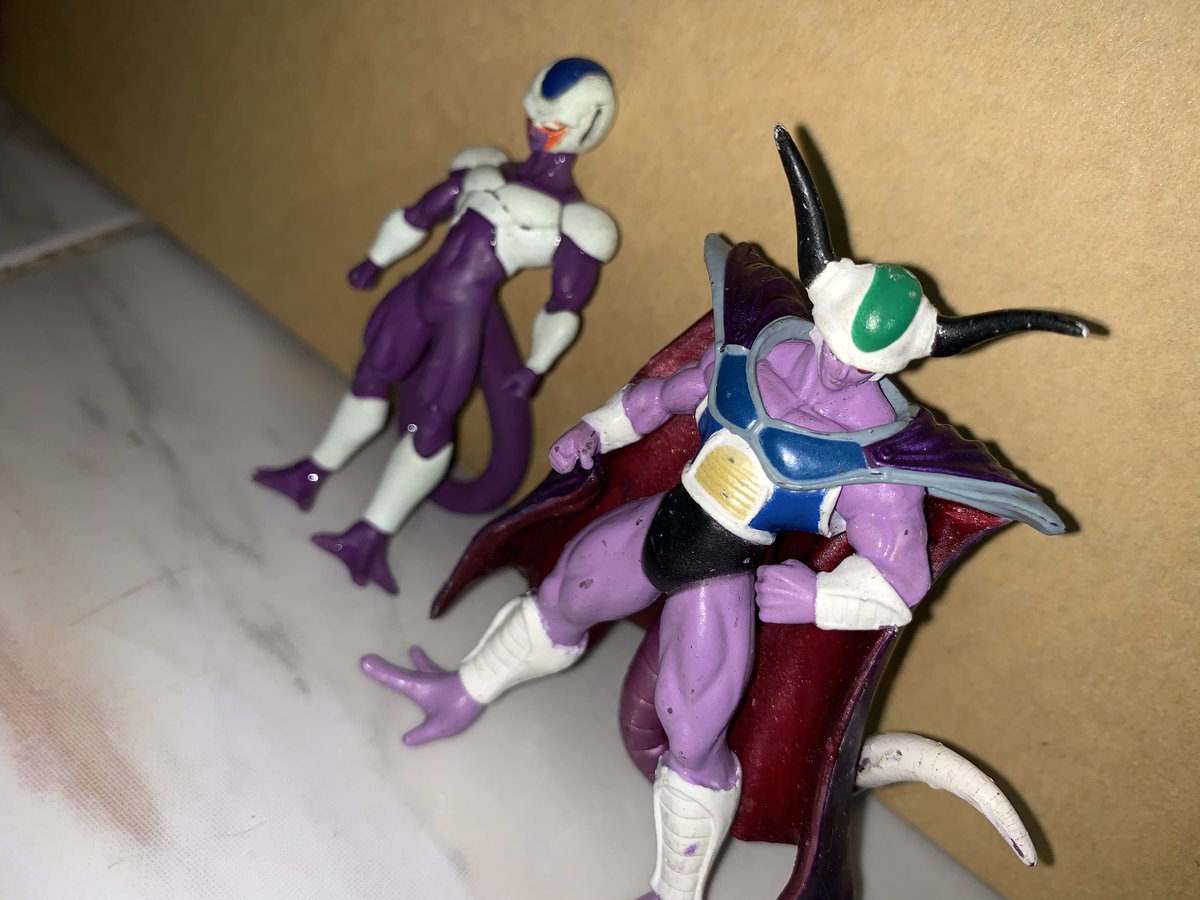FIGURE tweet media