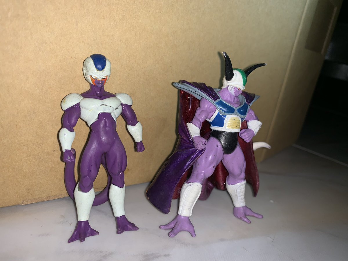 FIGURE tweet media