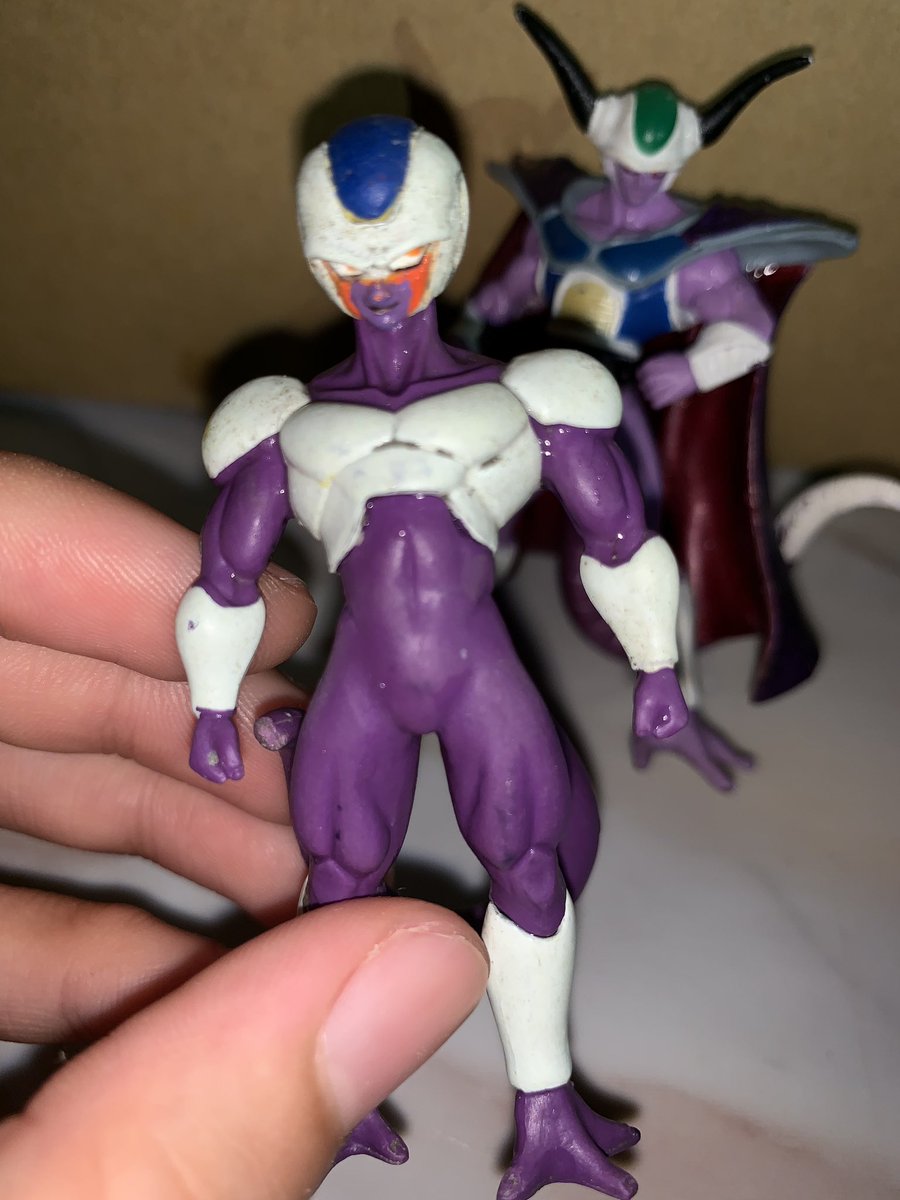 FIGURE tweet media