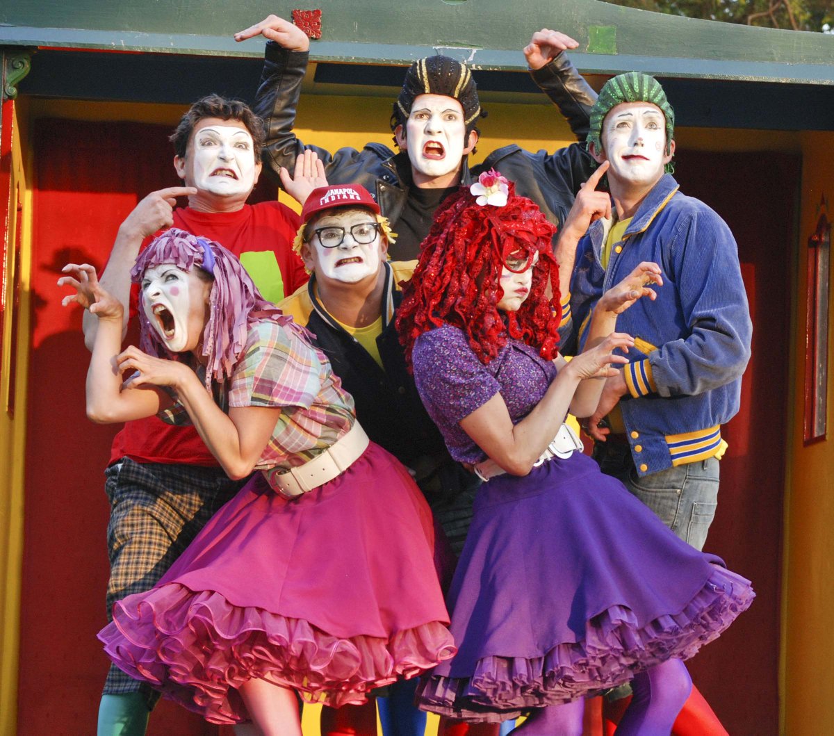 There is a perfect time to be rude and the time is 30th June when the <a href="/RudeMechTheatre/">The Rude Mechanical Theatre Co.</a> joins us for their summer theatricals  Ikarus Inc <a href="/SUSSEXPRAIRIES/">P & P McBride</a> - buy your tickets now to avoid disappointment