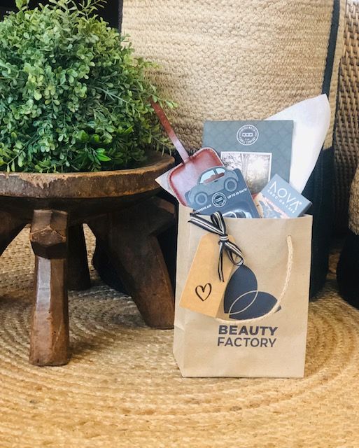 villageviewjhb's tweet image. #BeautyFactory’s limited edition Father’s Day gift sets offer a curated collection of scents from their core range, combined with locally manufactured, quality brands that offer value and longevity, and are made with love - just for Dad! #VillageView #BeautyFactorySA