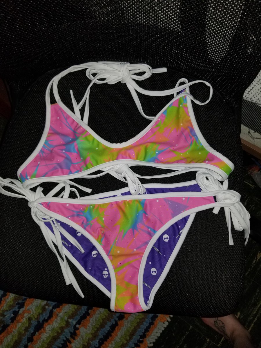 StinkRatsCharms's tweet photo. OH MY GOD @SoMattyGameZ of @sonerdwear SERIOUSLY outdid himself. He made me a custom swimming suit! 

One side represents Lalalyr, my character in @ThreadsOfFateAP. The other reps @Shriekee's character Mal. Our characters argue like no other, but IRL we are so close💜💜💜 https://t.co/tb7gJe7ZKe