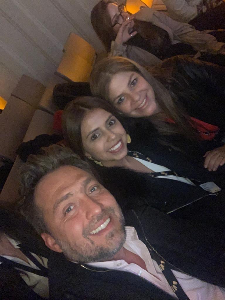 MapsArdila's tweet photo. En los #EffieColombia2019 https://t.co/vmIgtAdSnm